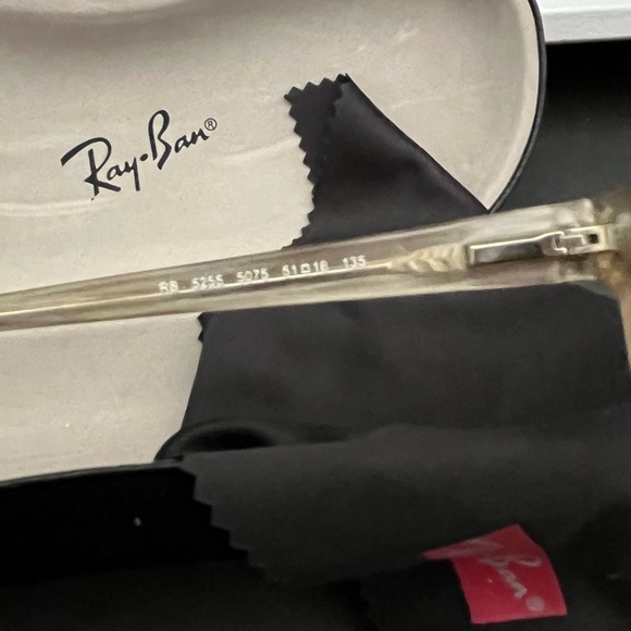 RAY BAN Tortoise Frames
5265 5075 57 16 135 - Picture 5 of 7